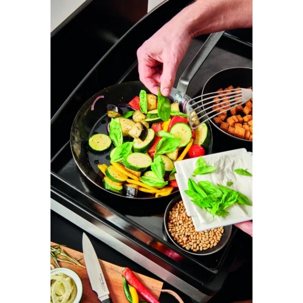 vente luxe pas cher Poêle à Légumes Perforée Tôle Bleue Ø 28 Cm Outdoor De Buyer 5