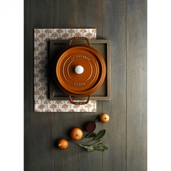mode pas cher STAUB Cocotte Fonte Ronde 24 Cm Cannelle Majolique 3,8 L 3